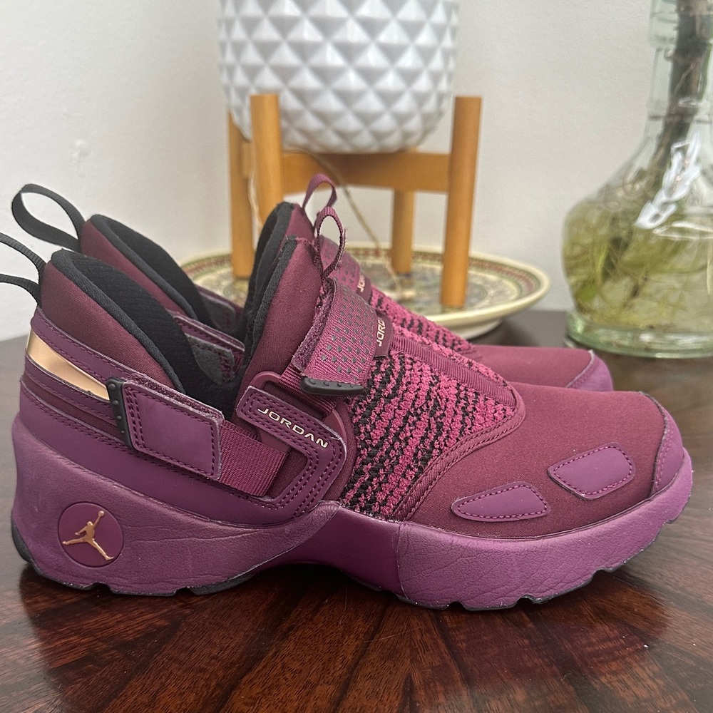 Jordan Trunner Lx GG Metallic Red Bronze